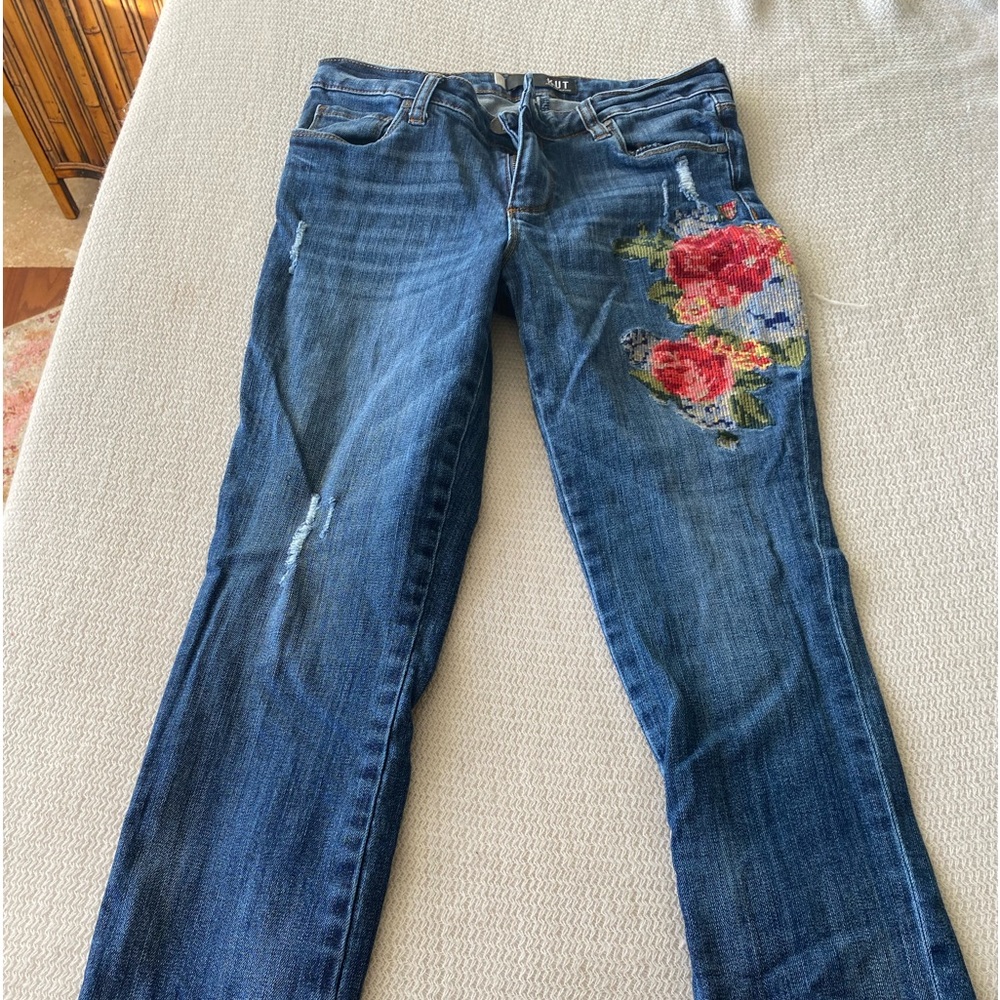 Embroidered skinny jeans